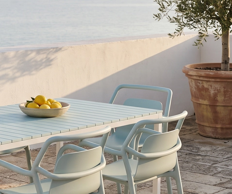 Chaises Mia&Mimi Sea Mist en bout de table RIVA, vue de detail