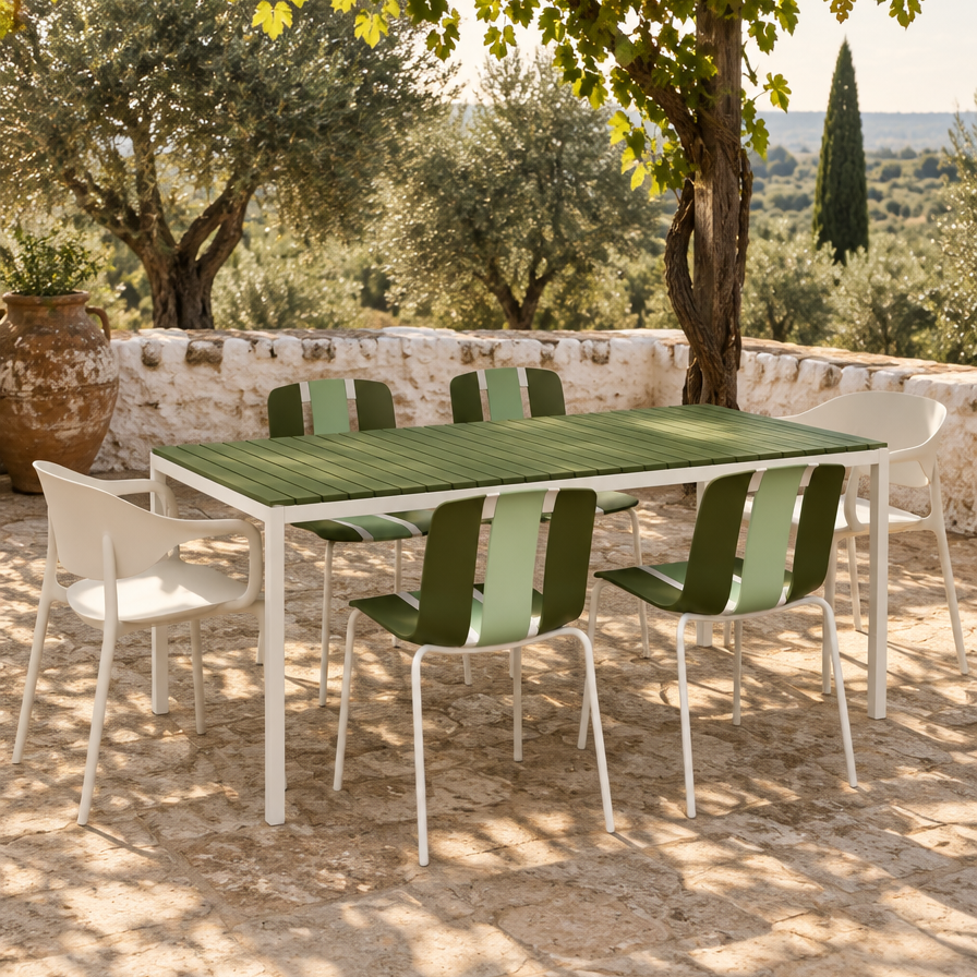 Set Shared Table Slide Olive et Osoppo sous une pergola de vigne