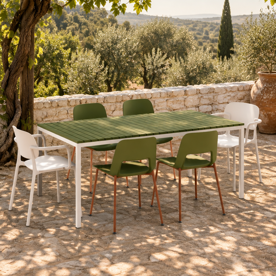 Set Shared Table Alma Olive et Osoppo sous une pergola de vigne