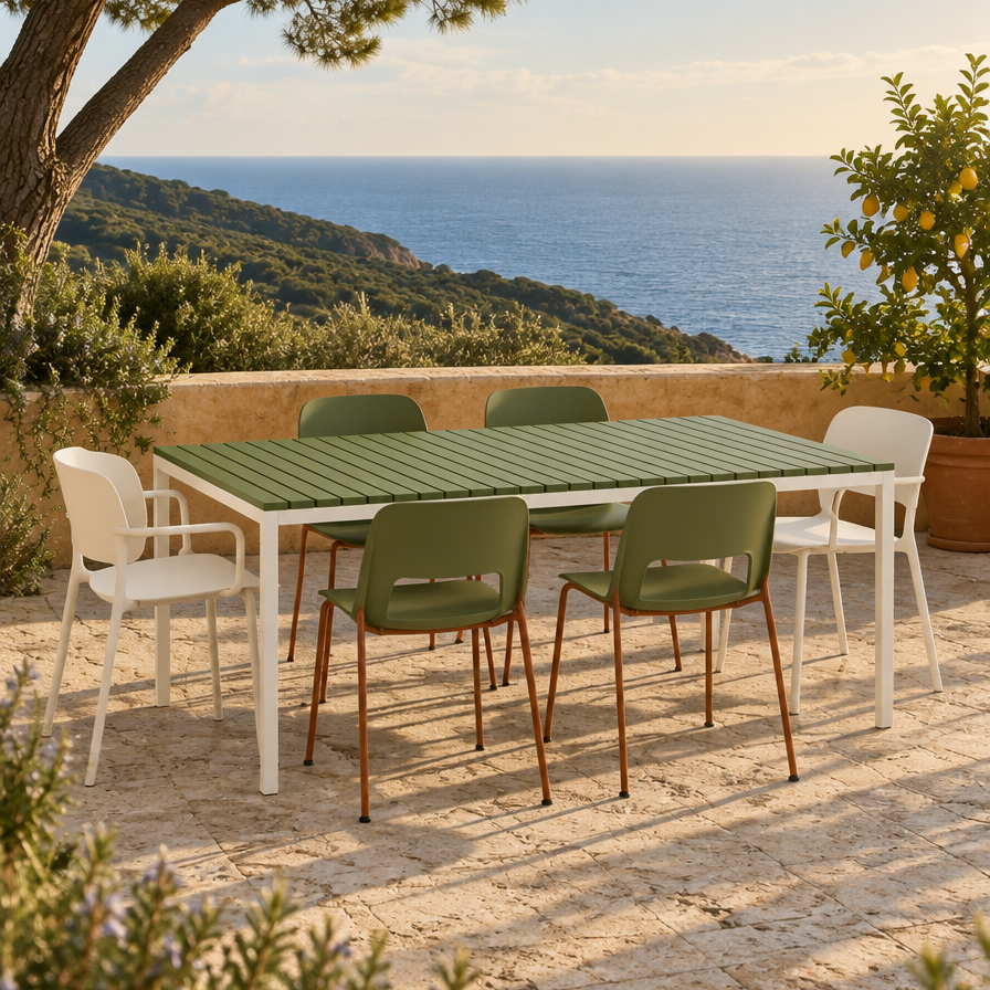 Set Shared Table Alma Olive et Osoppo sur une terrasse face a la mer